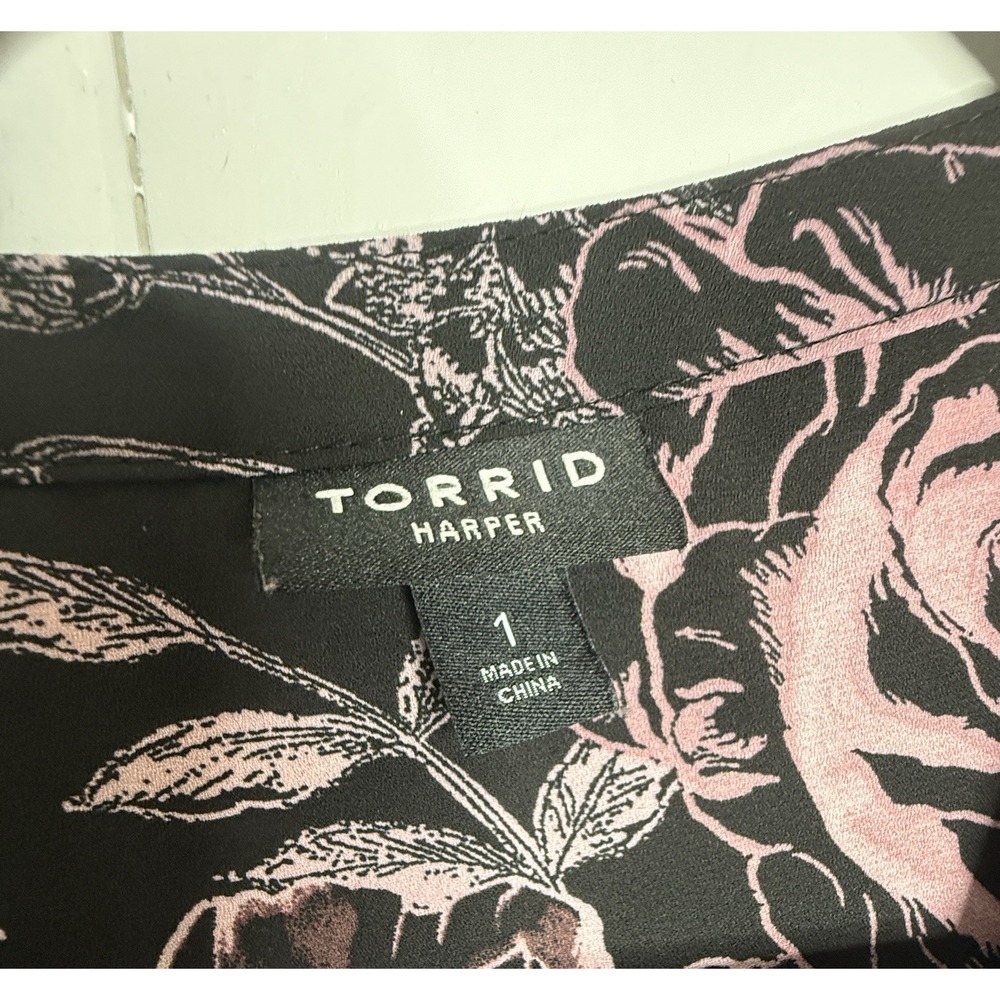 Torrid Black Harper Floral Pullover 3/4 Sleeve Top Size 1X Flowy Resort - Picture 2 of 5